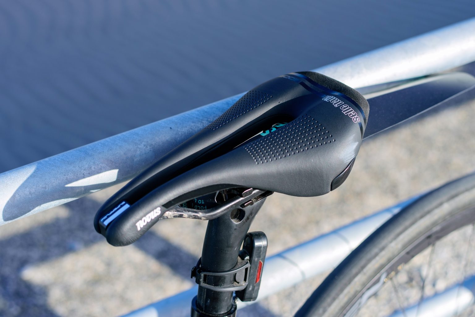 selle italia novus boost kit carbonio superflow saddle